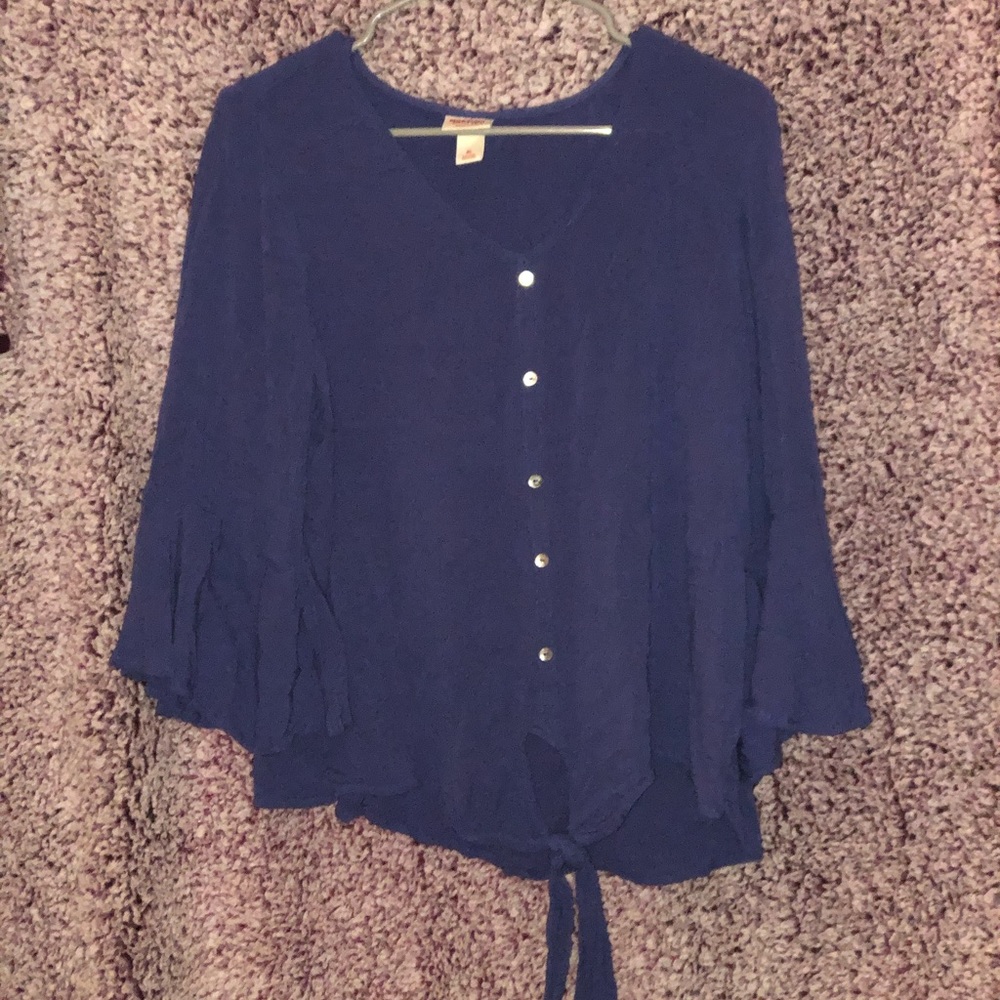 Bell sleeve top